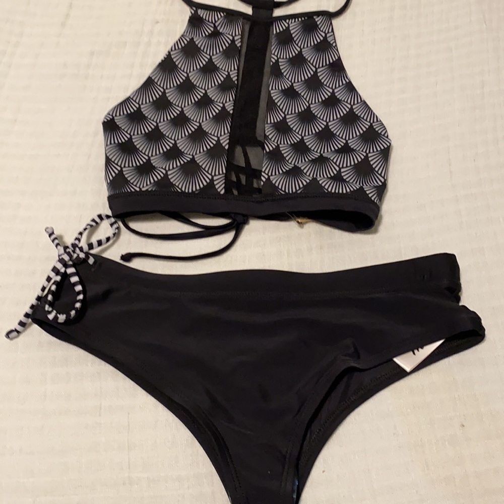 MONA Two piece swimsuit - Picture 3 of 8